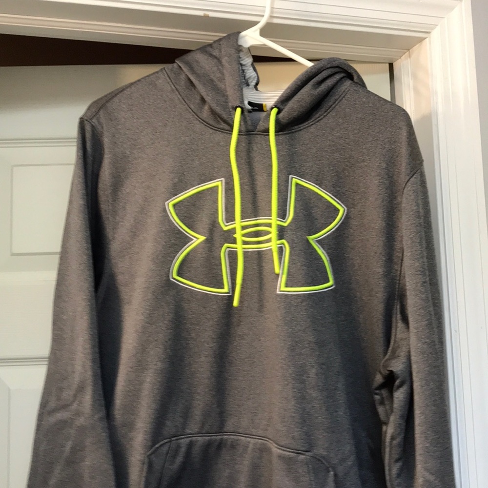 Excellent used condition Under Armour sweatshirt